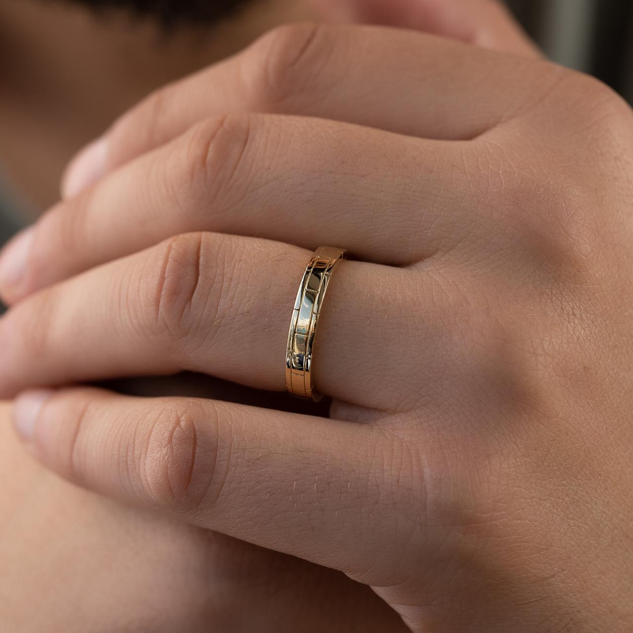 Shop the ring desktop image